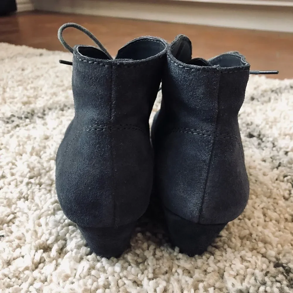 Crown Vintage Gray Suede Leather Ankle Boots 7.5